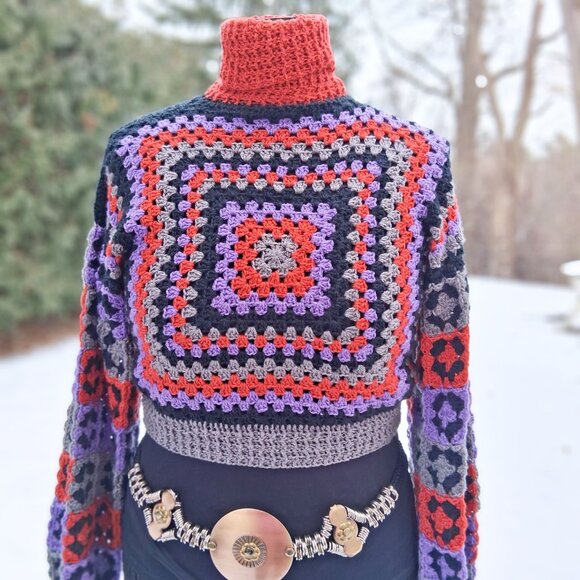 Granny Square Sweater S/M - Black Red Purple Gray - Picture 5 of 9